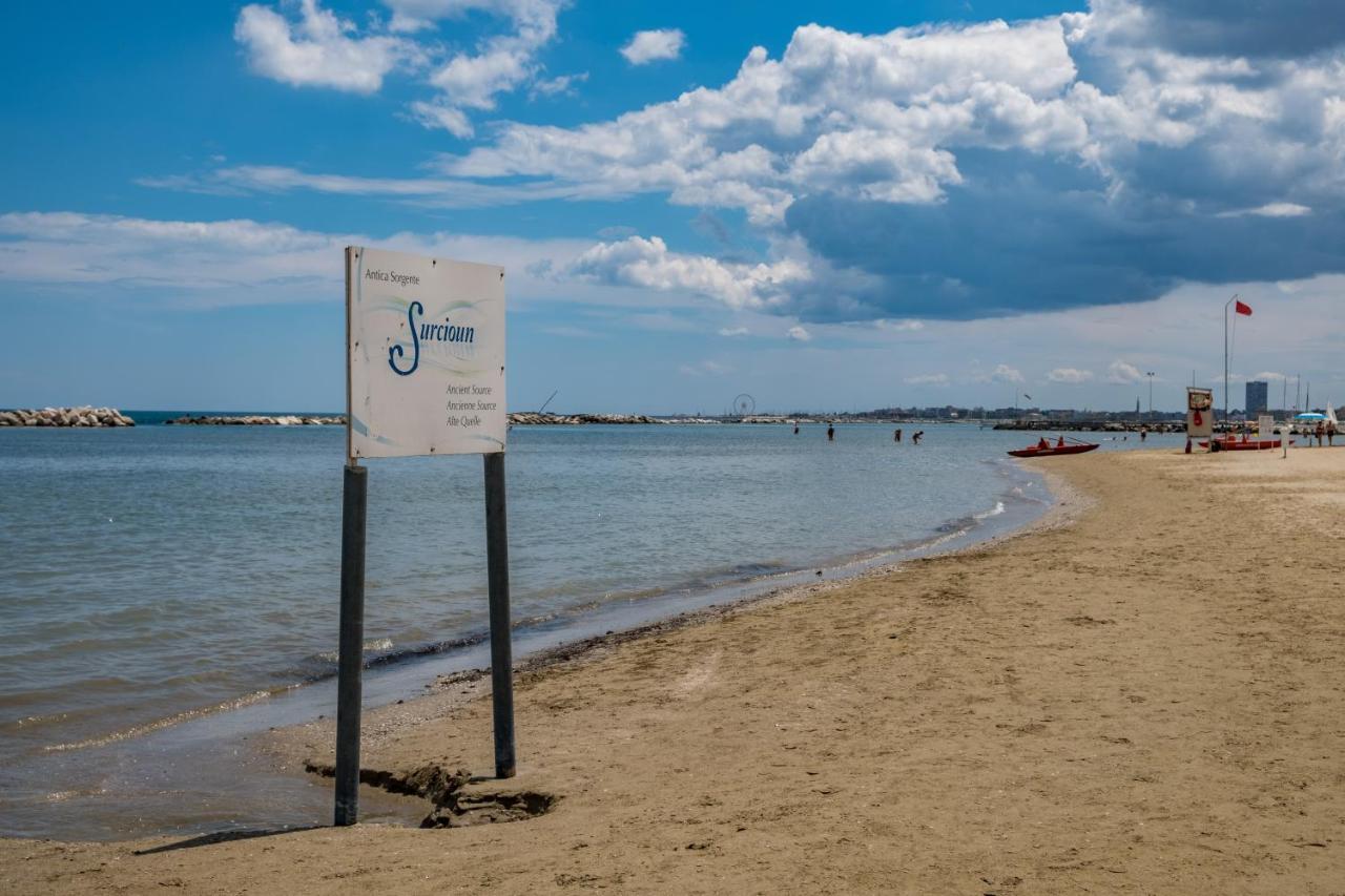 Hotel Villa Dei Fiori - Sul Mare Con Piscina Viserbella di Rimini المظهر الخارجي الصورة
