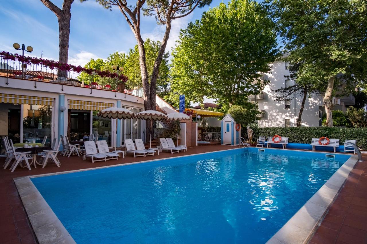 Hotel Villa Dei Fiori - Sul Mare Con Piscina Viserbella di Rimini المظهر الخارجي الصورة