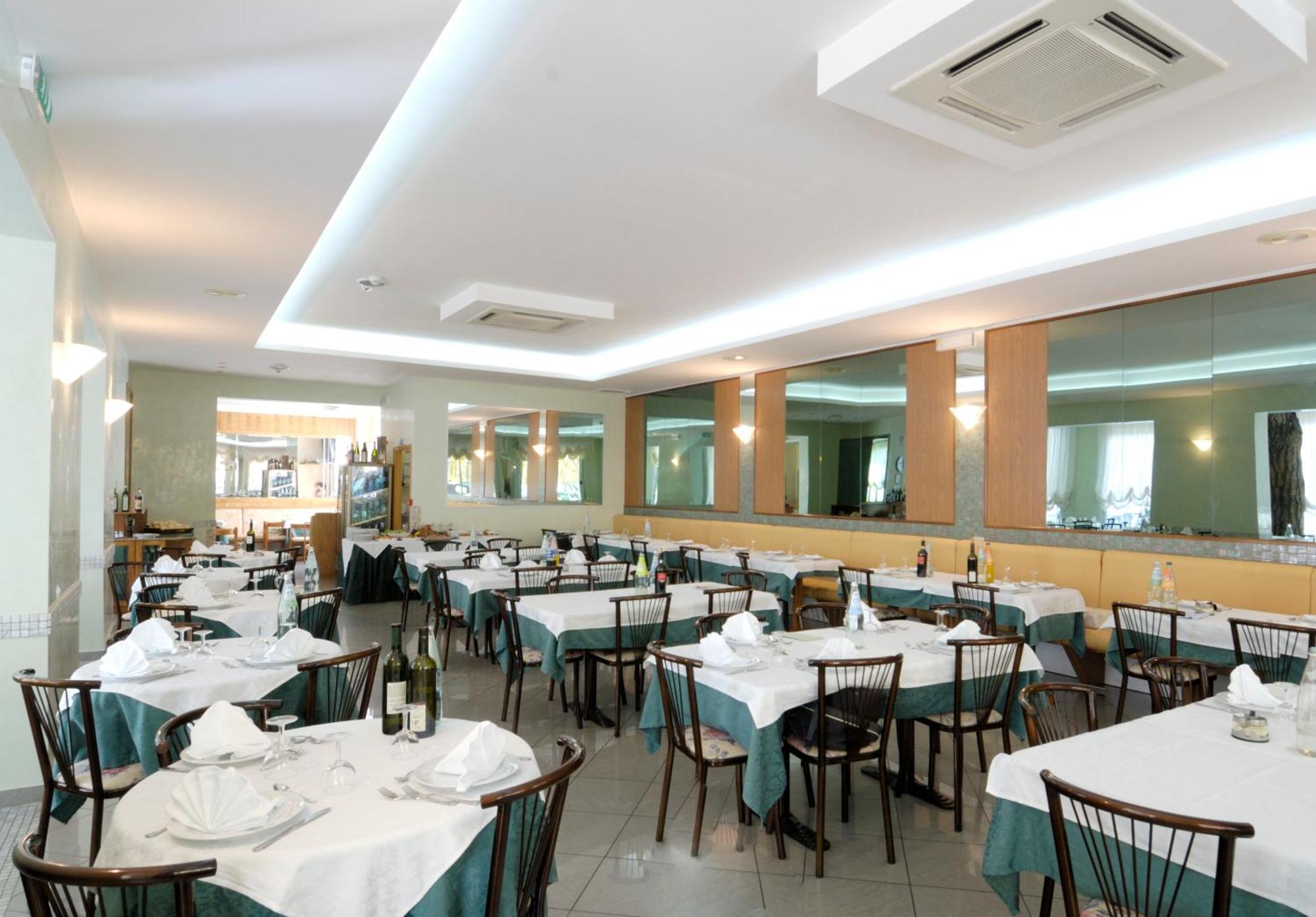 Hotel Villa Dei Fiori - Sul Mare Con Piscina Viserbella di Rimini المظهر الخارجي الصورة