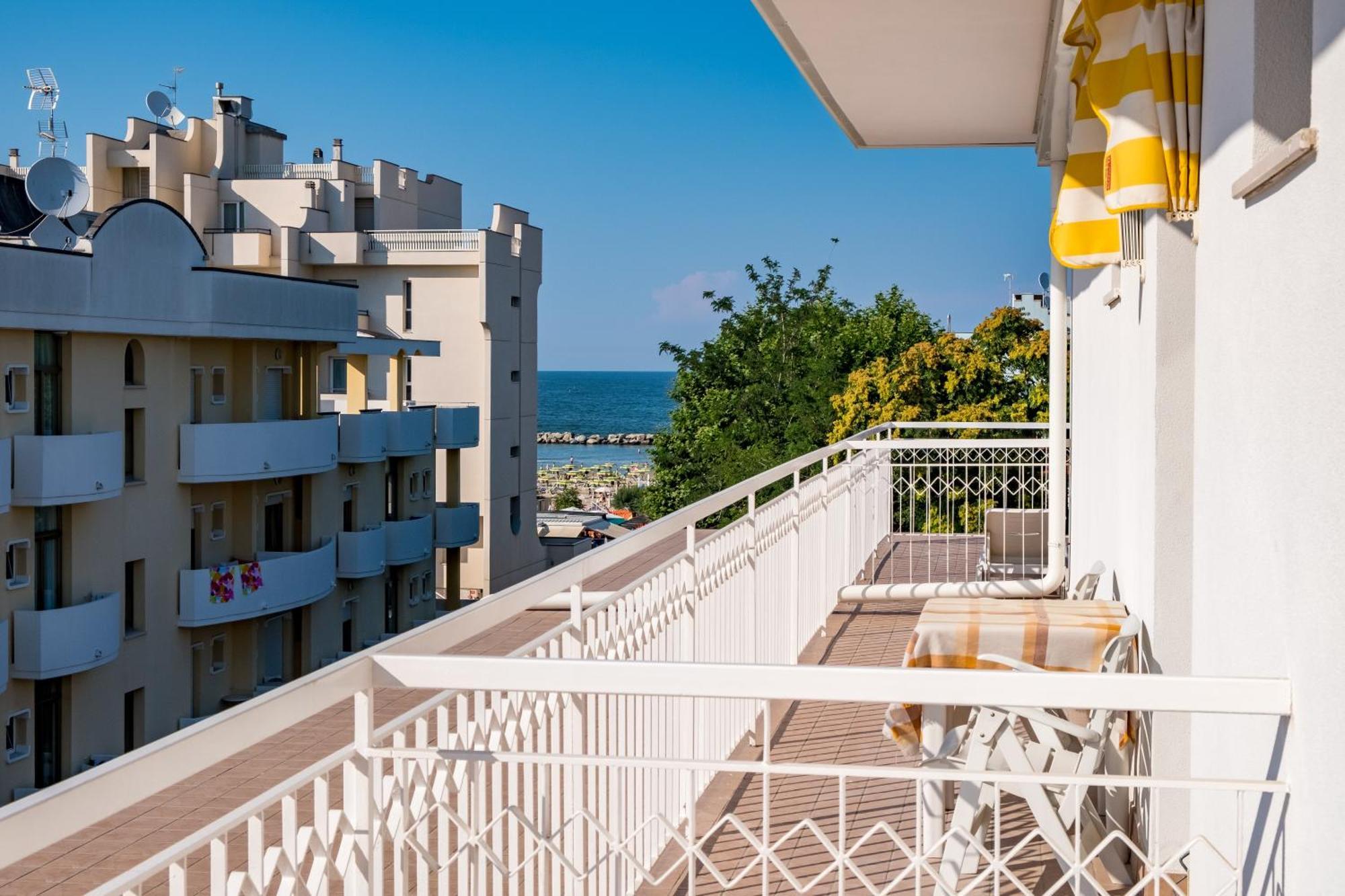 Hotel Villa Dei Fiori - Sul Mare Con Piscina Viserbella di Rimini المظهر الخارجي الصورة